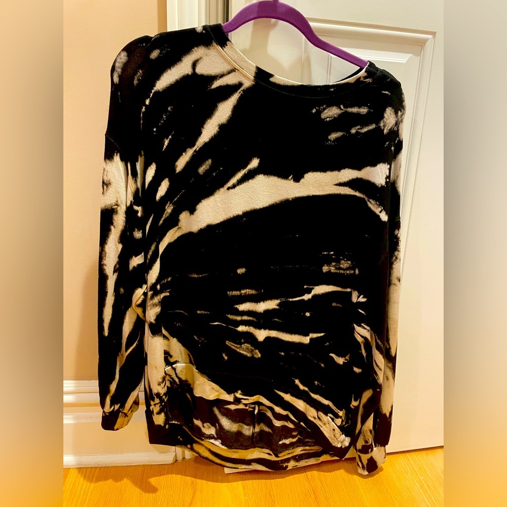T party size small tie dye top